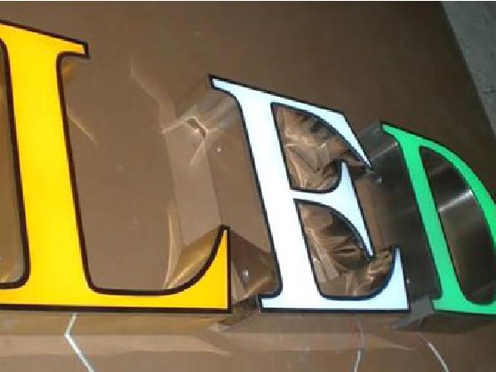 南昌介绍LED招牌的基础知识。